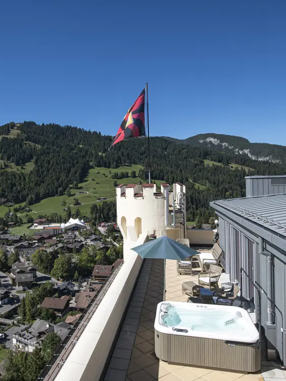 Copyright Gstaad Palace Stefano Scata Three Bedroom Suite Jacuzzi And Village View 569811 300Dpi RGB
