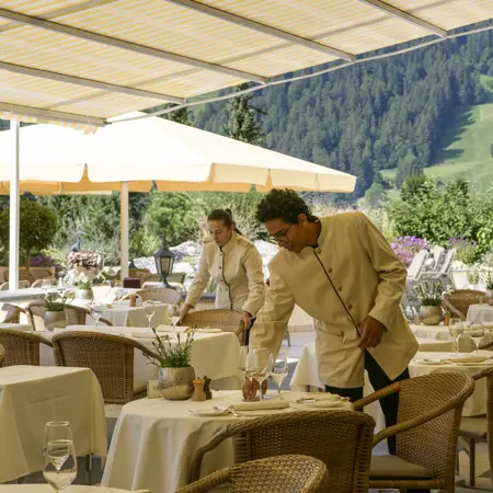 Copyright Gstaad Palace Stefano Scata La Grande Terrasse 300Dpi RGB