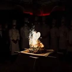 Copyright Dennis Nutz User Right Approved By Photorapher & Wedding Couple Wedding Cake With Candles