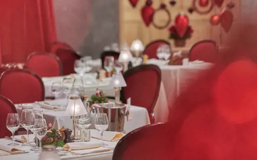 Gstaad Palace Luxury Hotel Switzerland Christmas Decorations Le Grand Restaurant Abendl Favourit 5