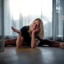 Copyright Gstaad Palace Photographer Melanie Uhkötter Ulrike Spitzer Yoga Teacher 72Dpi 1